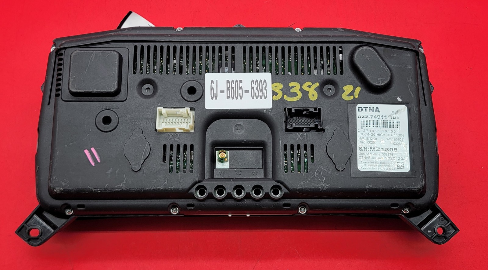 2021 FREIGHTLINER CASCADIA 126 USED INSTRUMENT CLUSTER P#A22-74911-101