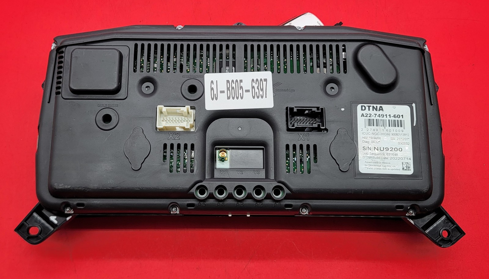2023 FREIGHTLINER CASCADIA 116 USED INSTRUMENT CLUSTER P#A22-74911-601
