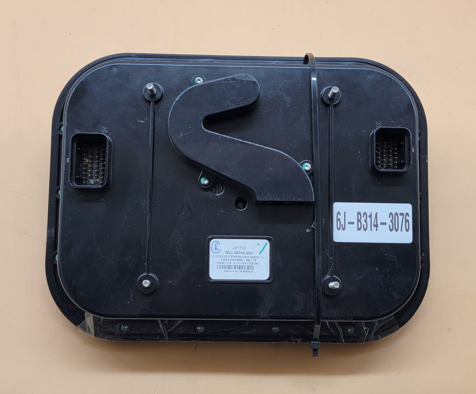 2010 FREIGHTLINER STEPVAN USED INSTRUMENT CLUSTER P#W22-00046-004 714-11106