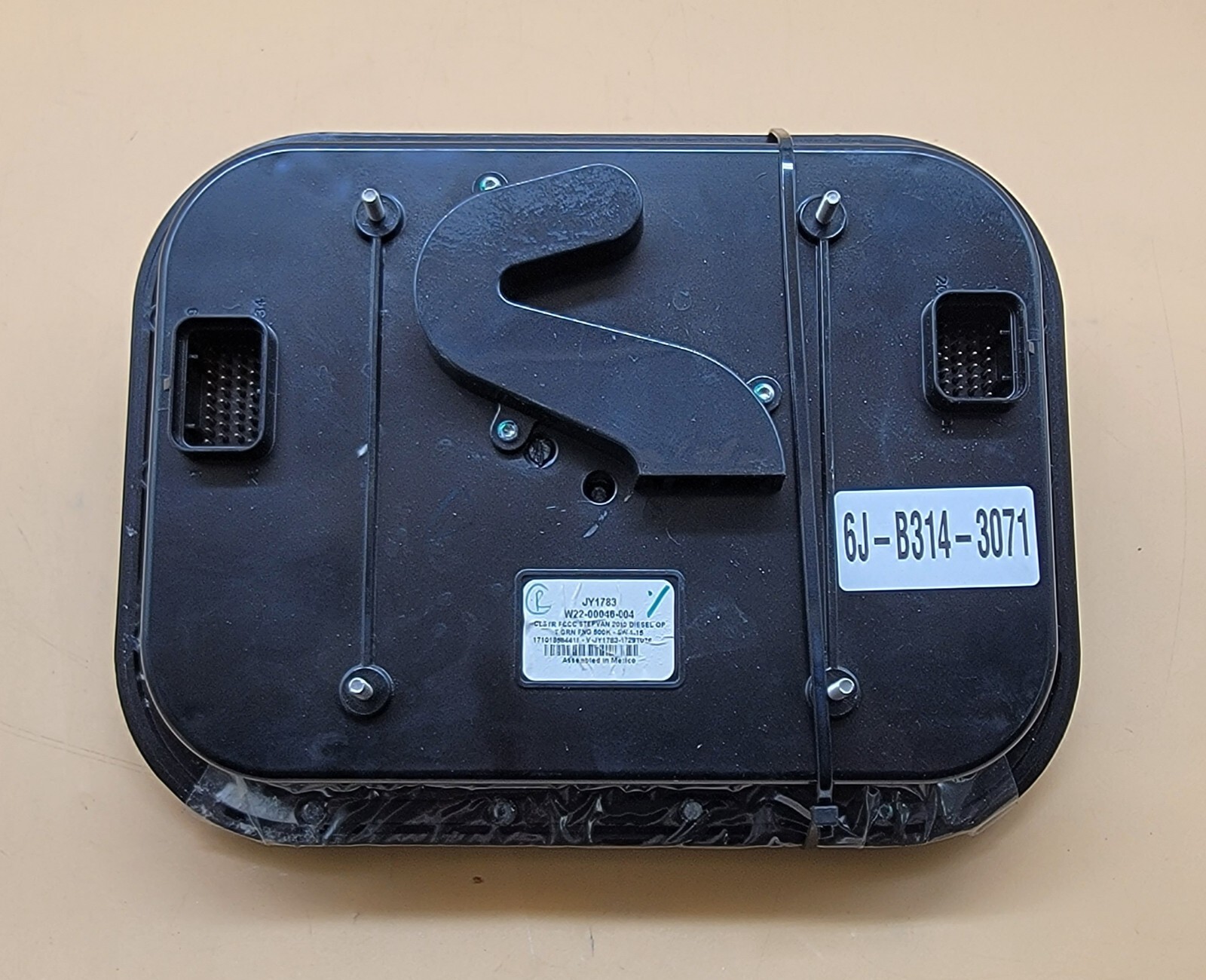 2010 FREIGHTLINER STEPVAN USED INSTRUMENT CLUSTER P#W22-00046-004 714-11102