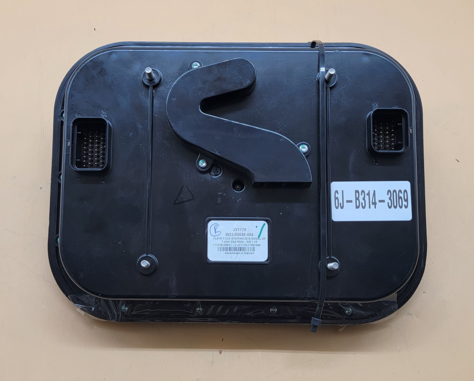 2010 FREIGHTLINER STEPVAN USED INSTRUMENT CLUSTER P#W22-00046-004 714-11115