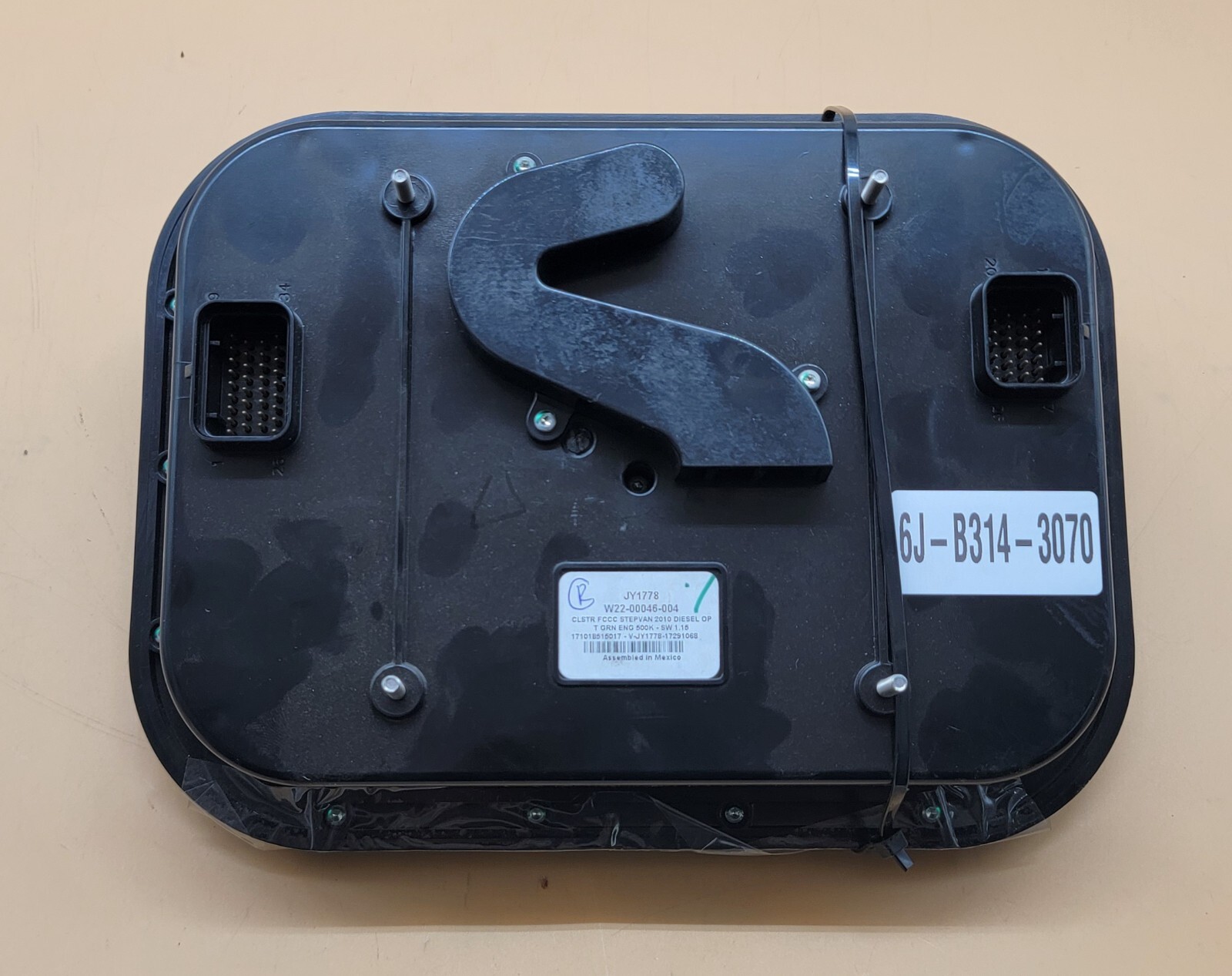 2010 FREIGHTLINER STEPVAN USED INSTRUMENT CLUSTER P#W22-00046-004 714-11117
