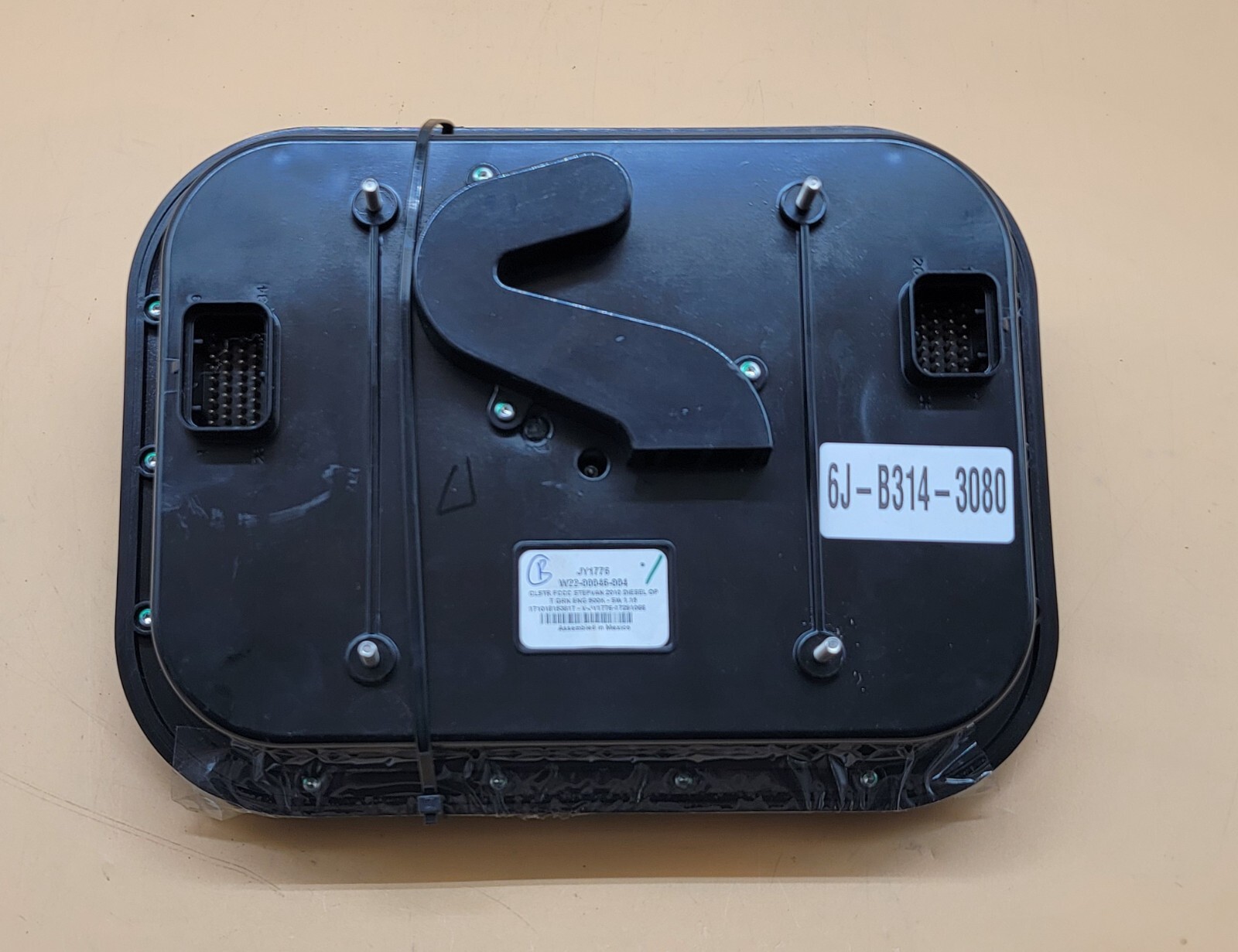 2010 FREIGHTLINER STEPVAN USED INSTRUMENT CLUSTER P#W22-00046-004 714-11119
