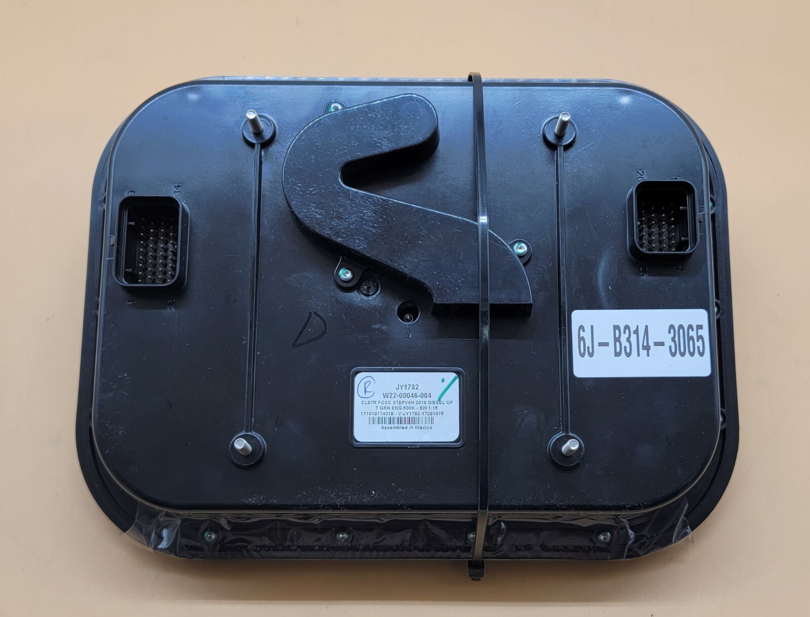 2010 FREIGHTLINER STEPVAN USED INSTRUMENT CLUSTER P#W22-00046-004 714-11113