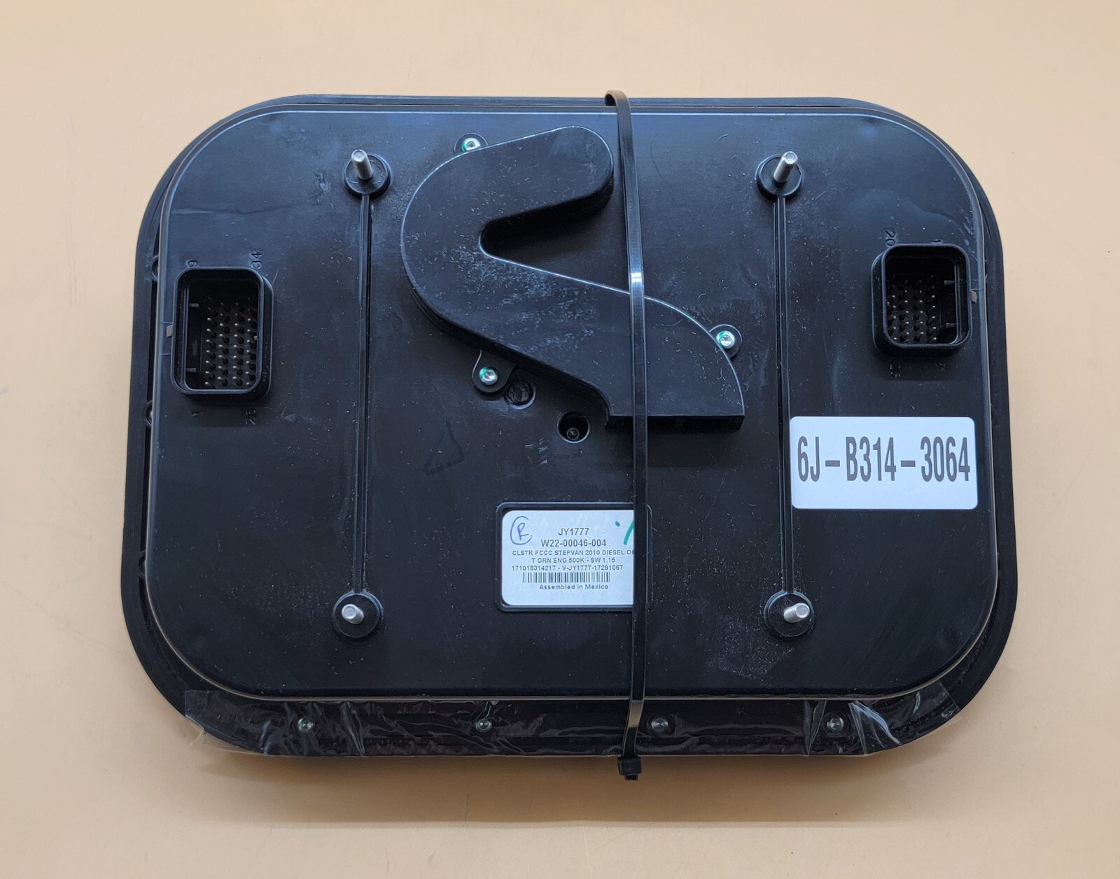 2010 FREIGHTLINER STEPVAN USED INSTRUMENT CLUSTER P#W22-00046-004 714-11104