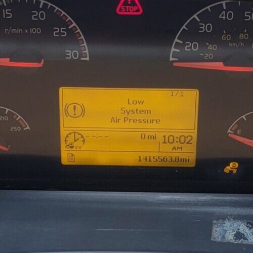 2005 VOLVO VNL USED INSTRUMENT CLUSTER P#21844857-P01