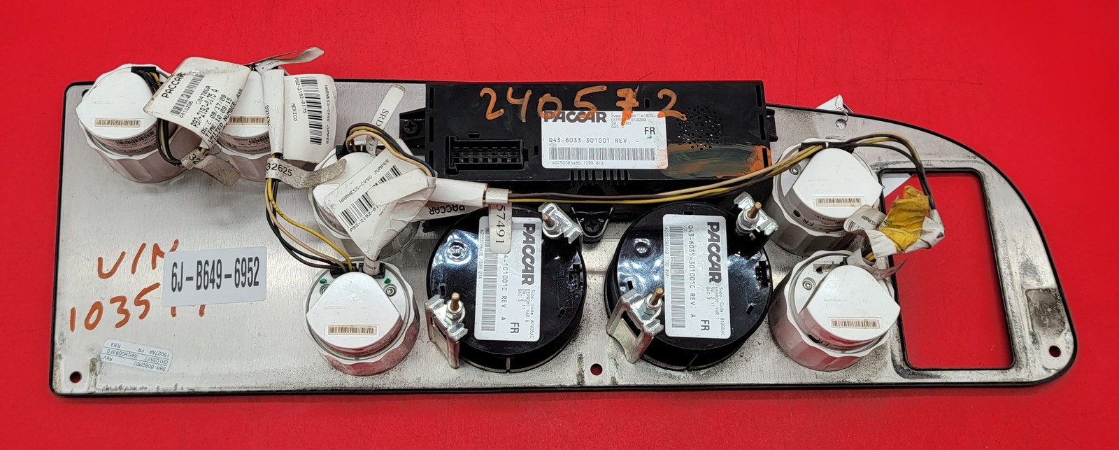 2010 PETERBILT 387 USED INSTRUMENT CLUSTER P#Q43-6033-301001