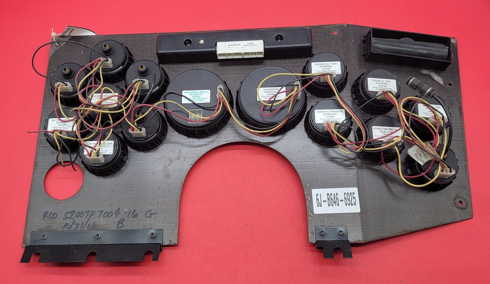2019 FREIGHTLINER 4900 USED INSTRUMENT CLUSTER P#06-61864-001
