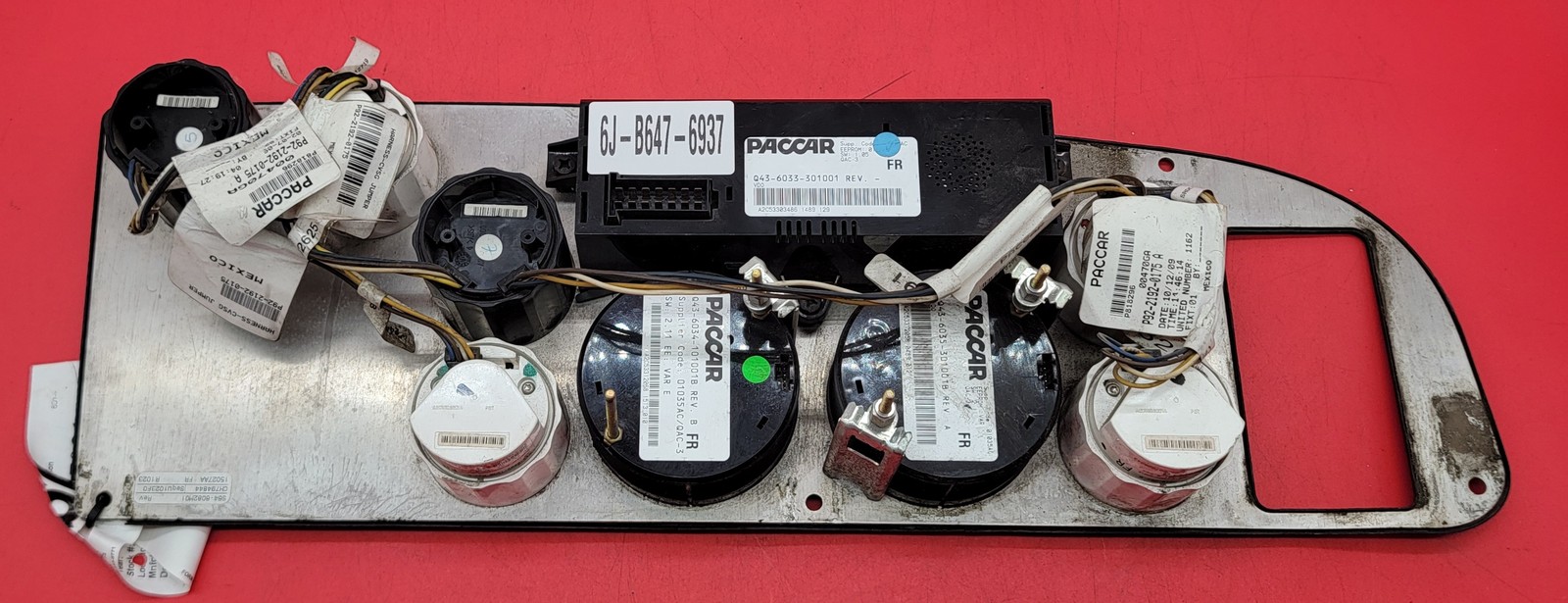 2010 PETERBILT 330 USED INSTRUMENT CLUSTER P#Q43-6049-301001