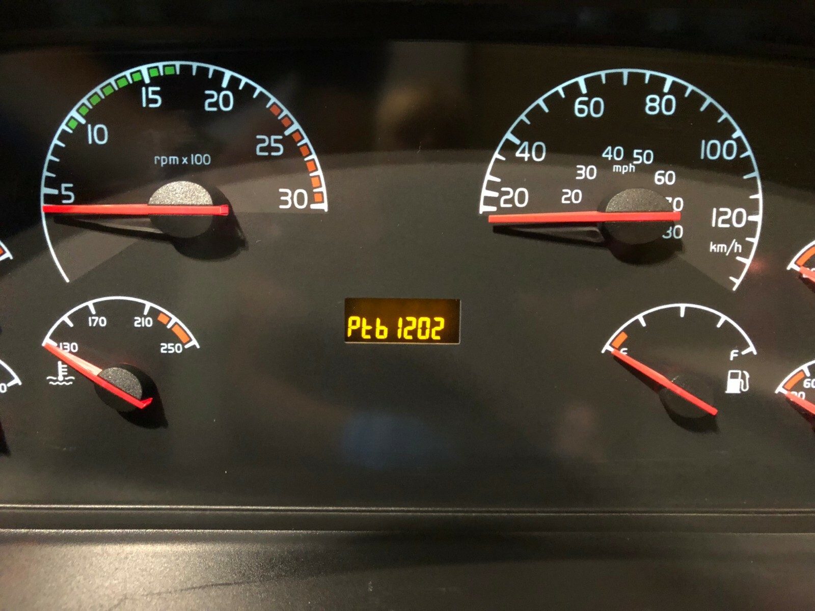 2003-2006 VOLVO VNL USED DASHBOARD INSTRUMENT CLUSTER FOR SALE
