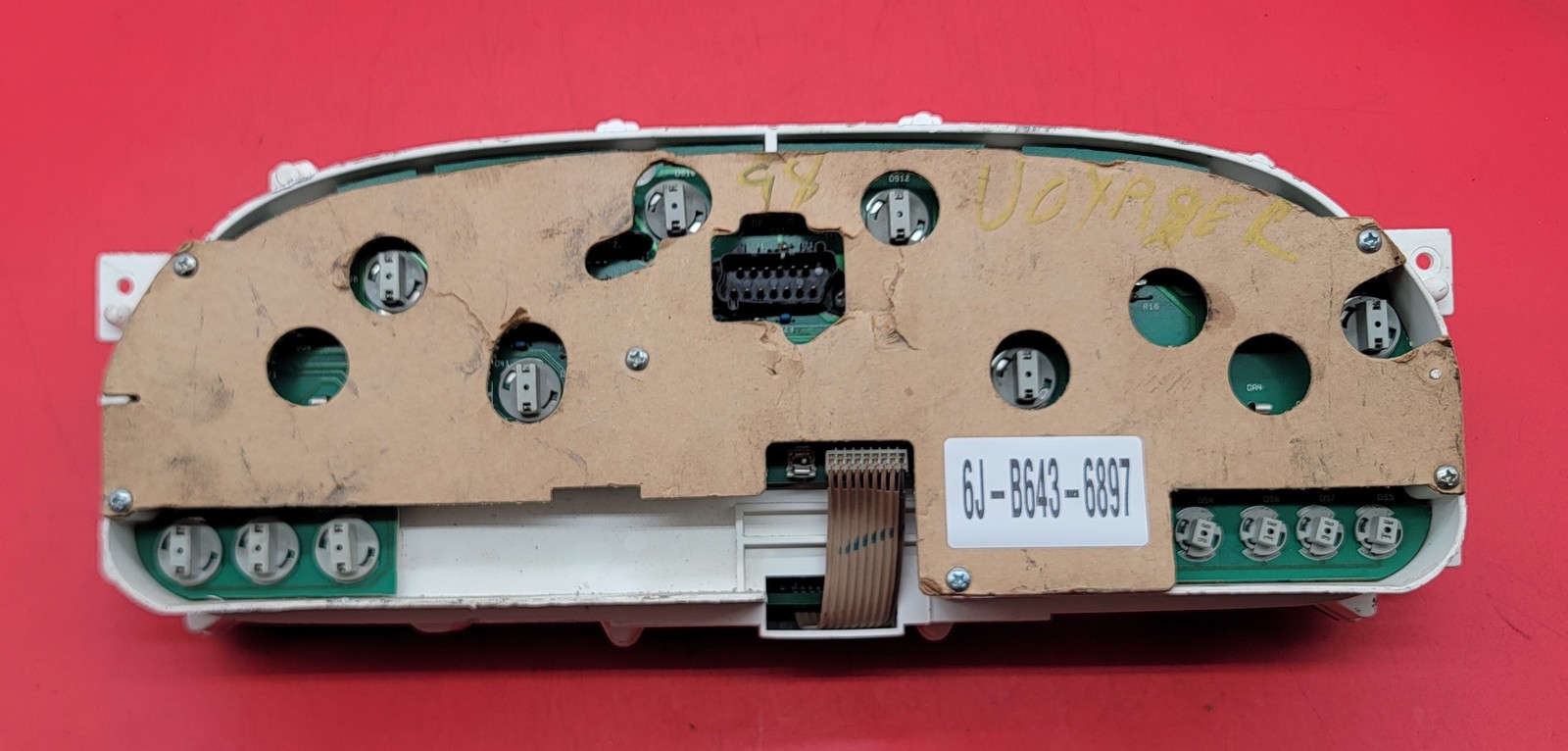1999 DODGE CARAVAN USED INSTRUMENT CLUSTER P#P04685730