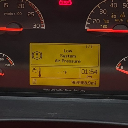 2011 VOLVO VNL USED INSTRUMENT CLUSTER P#21014196-P01