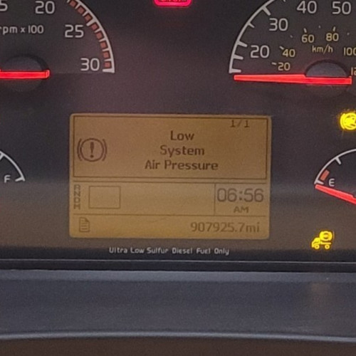 2014 VOLVO VNL USED INSTRUMENT CLUSTER P#21844834-P01