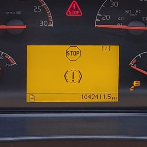 2004 VOLVO VNL USED INSTRUMENT CLUSTER P#20524880-P01