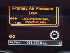 2016 PETERBILT 579 USED INSTRUMENT CLUSTER P#A2C97927300