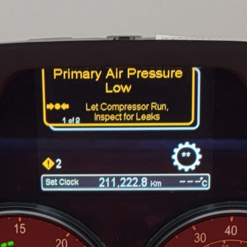 2013 PETERBILT 579 USED INSTRUMENT CLUSTER P#Q43-6057-1-2-101B