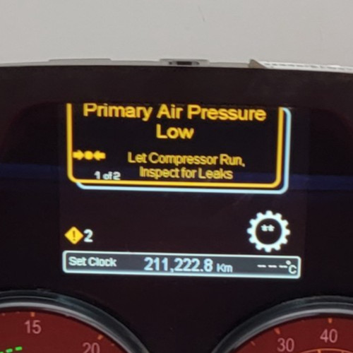 2015 PETERBILT 579 USED INSTRUMENT CLUSTER P#Q43-6057-1-2-104B