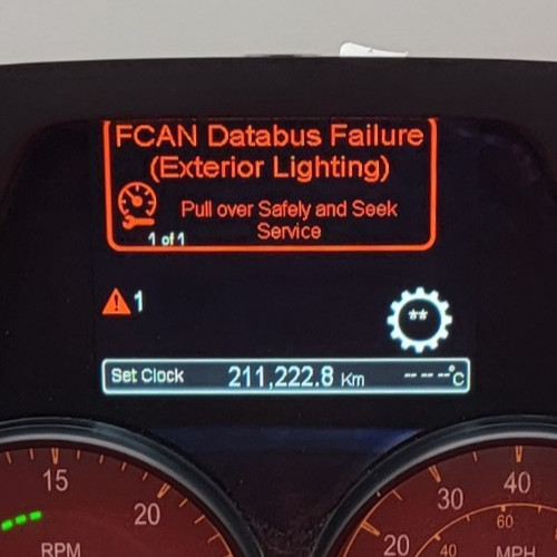 2015 PETERBILT 579 USED INSTRUMENT CLUSTER P#Q43-6057-1-2-104B