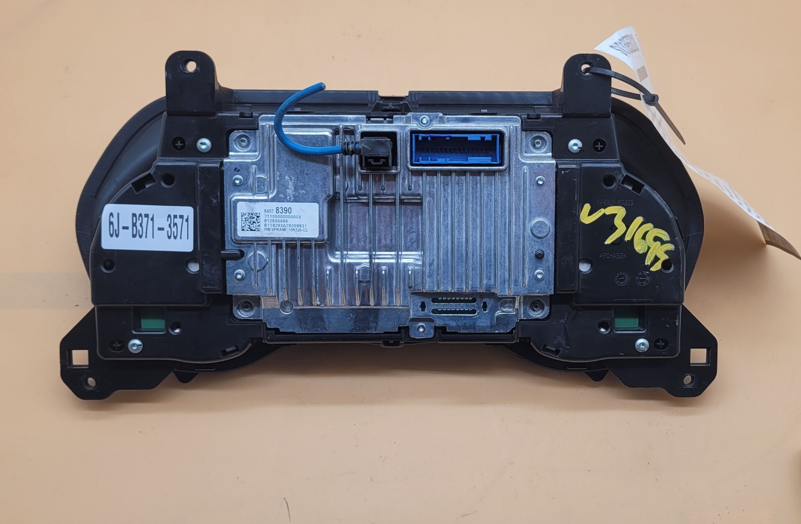 2019 CHEVROLET CAMARO USED INSTRUMENT CLUSTER P#812830499